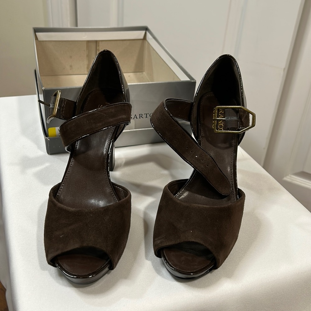 Brand new FRANCO SARTO heels with brown suede and patent leather. Size 9